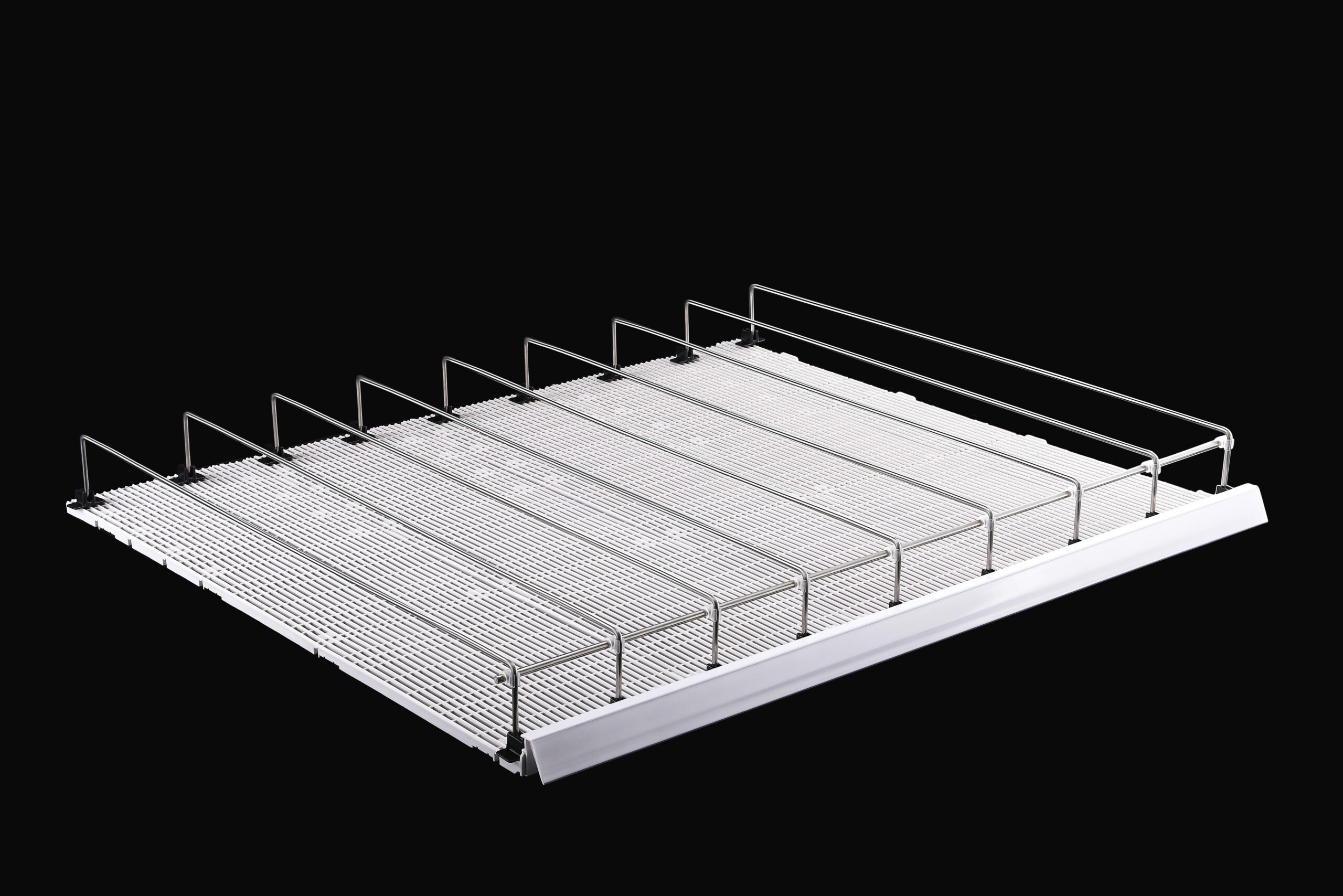 Sliding mat front restraint